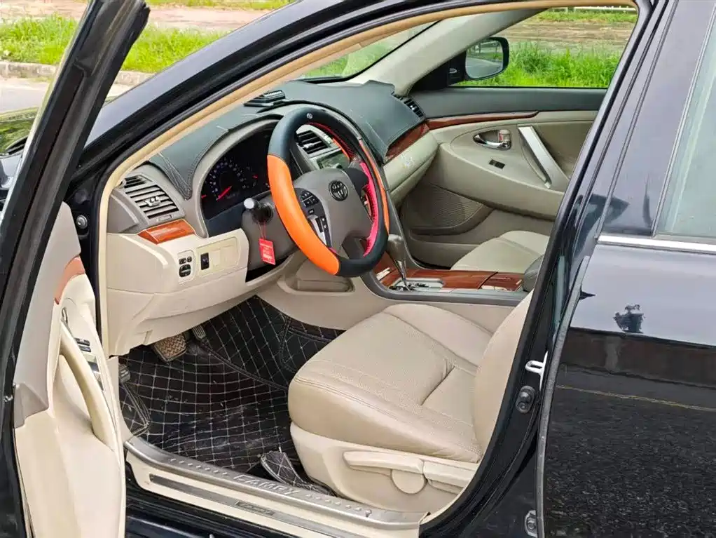 Toyota Camry 2013 200E Classic Elite Edition фото 6
