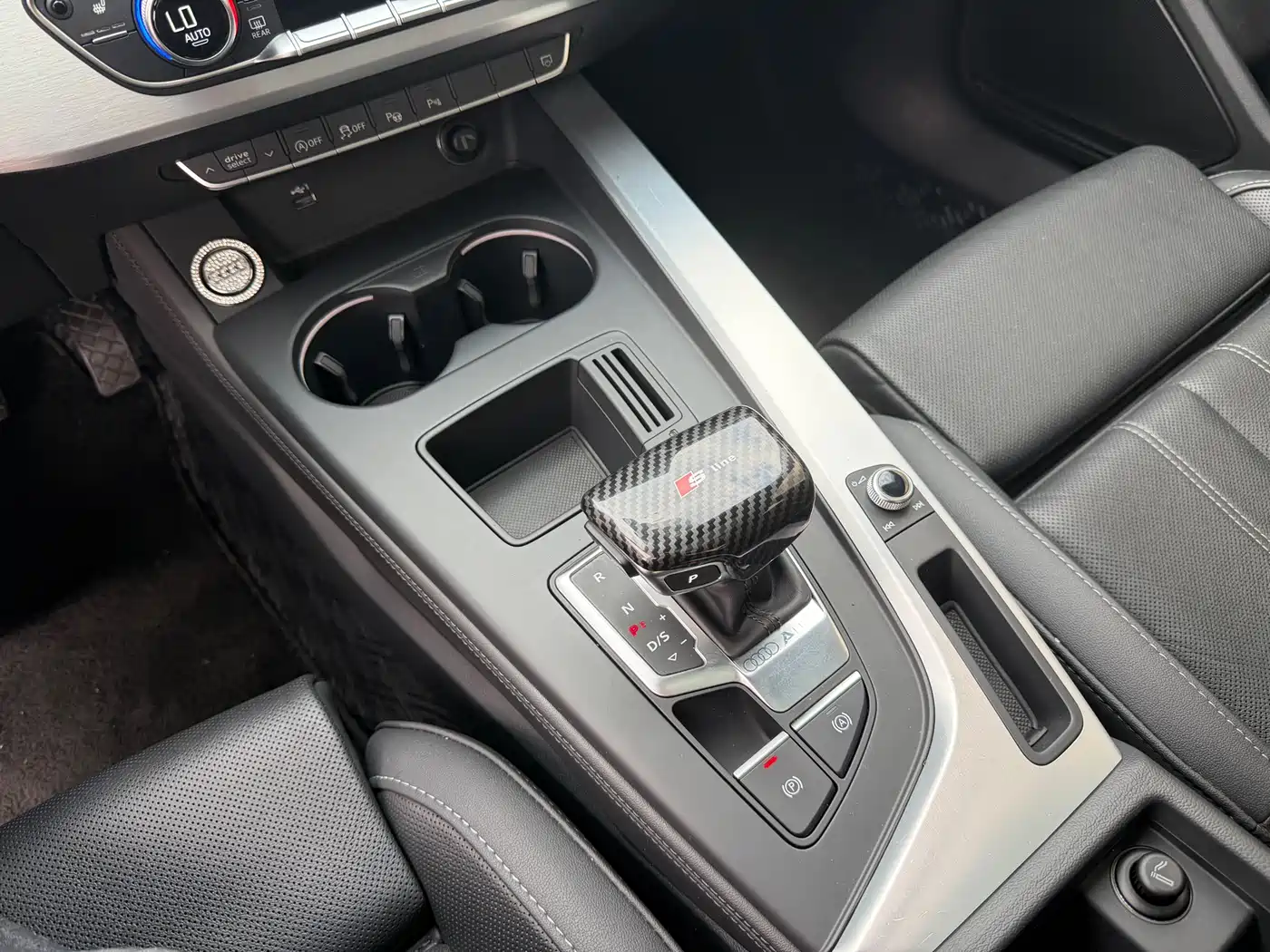 Audi A4L 2022 40 TFSI Luxury Dynamic фото 17