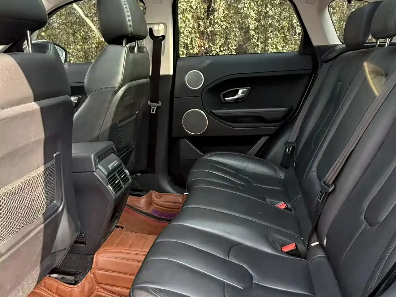 Land Rover Range Rover Evoque 2015 2.0T 5-Door Fashion Edition фото 10