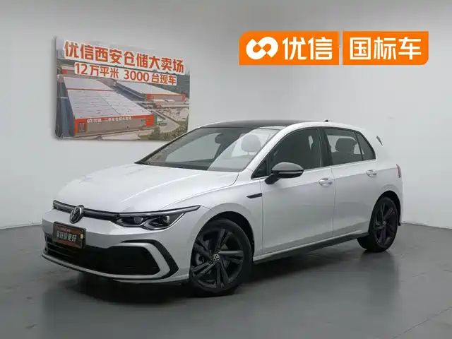Volkswagen Golf 2023 280TSI DSG R-Line Lite — фото 1