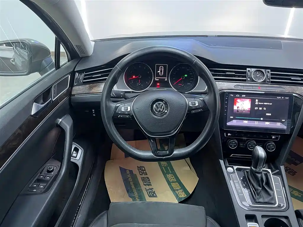 Volkswagen Magotan 2018 330TSI DSG Luxury фото 18