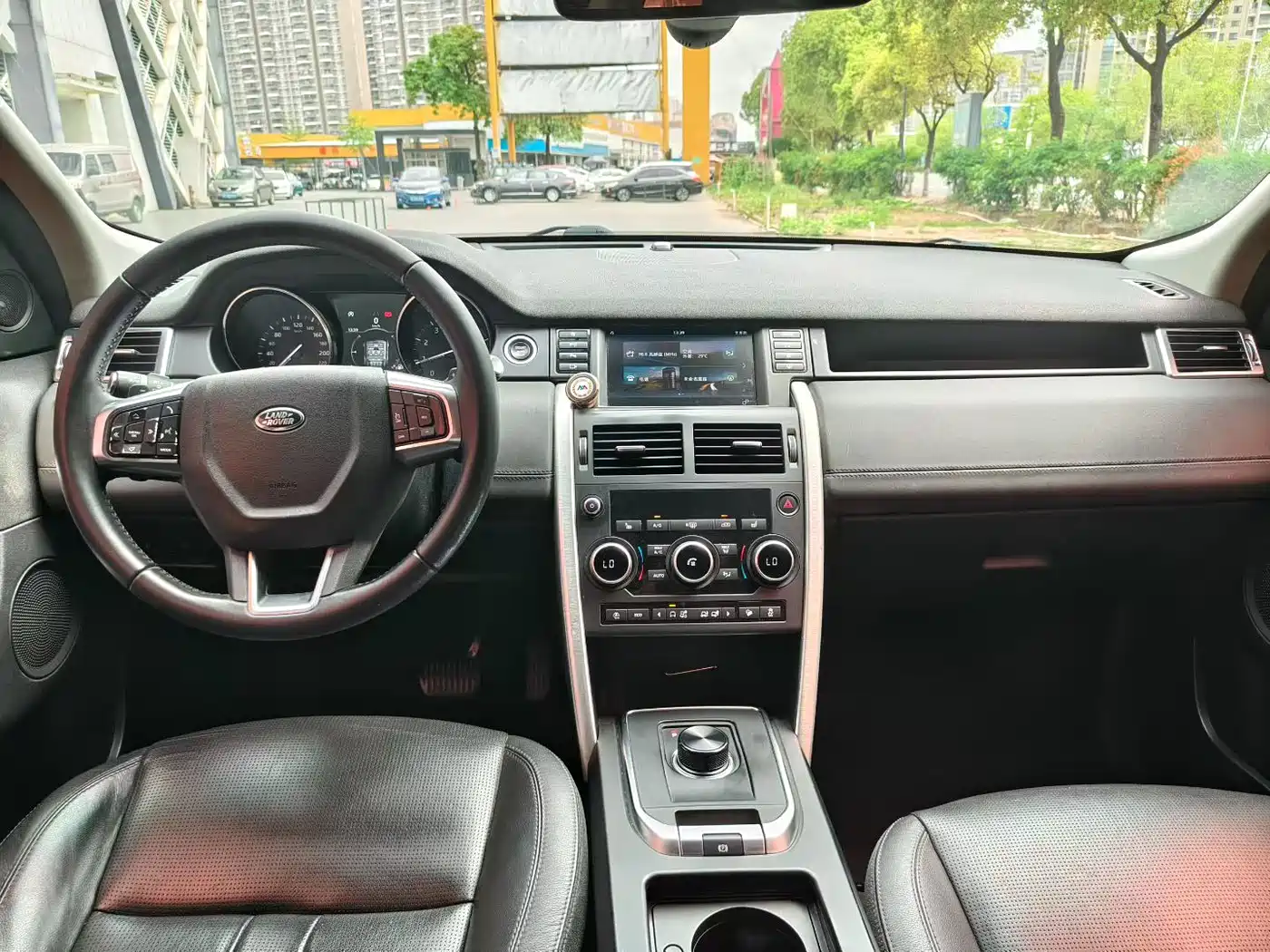Land Rover Discovery Sport 2018 240PS HSE Edition фото 5