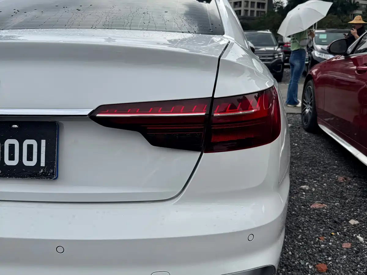 Audi A4L 2022 40 TFSI Luxury Dynamic фото 19