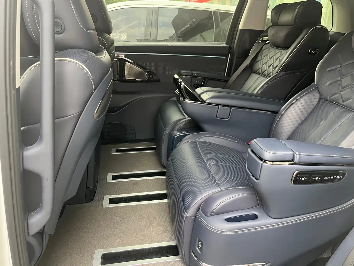 GAC Trumpchi Trumpchi Xiangwang M8 2025 Model QianKun Series Ultra First Class фото 5