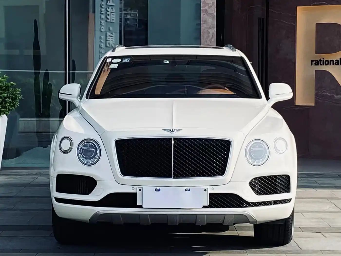 صورة 2 - Bentley Bentayga