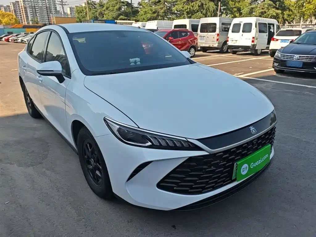 BYD Qin PLUS 2025 DM-i Smart Drive 55KM Leader фото 4