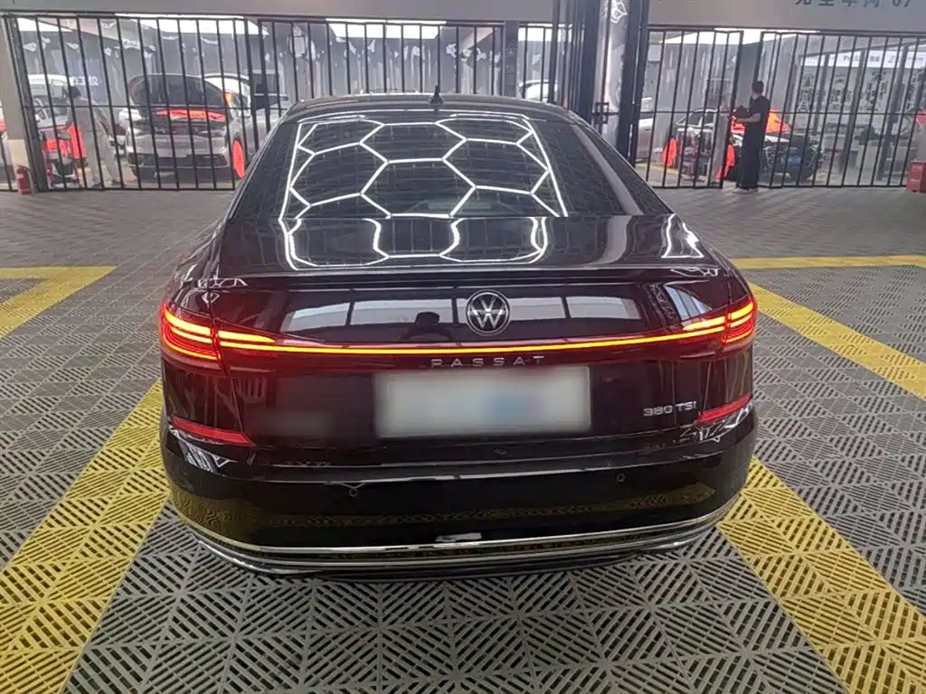 Volkswagen Passat 2024 380TSI Dragon Soaring Edition фото 6