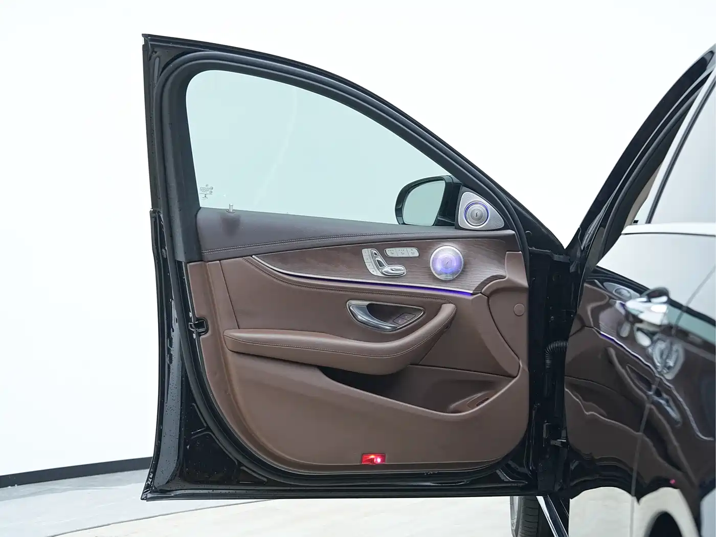 Mercedes-Benz E-Class 2020 E 300 L Luxury Model фото 20