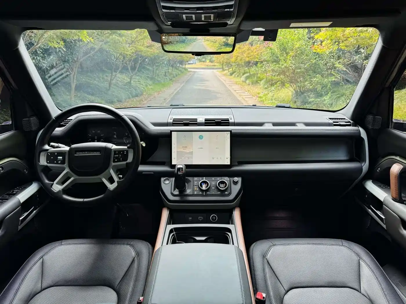 Land Rover Defender 2023 Facelift 90 2.0T P300 X-DYNAMIC HSE фото 8