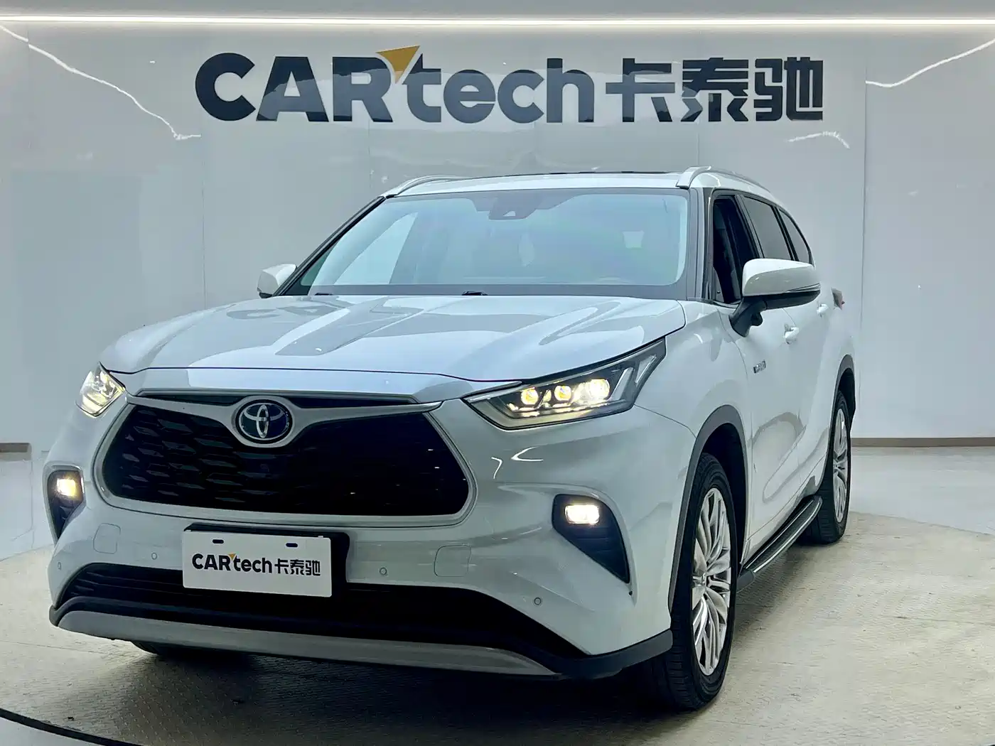 Toyota Highlander 2023 2.5L Smart Hybrid Dual Engine AWD Premium 7-Seater