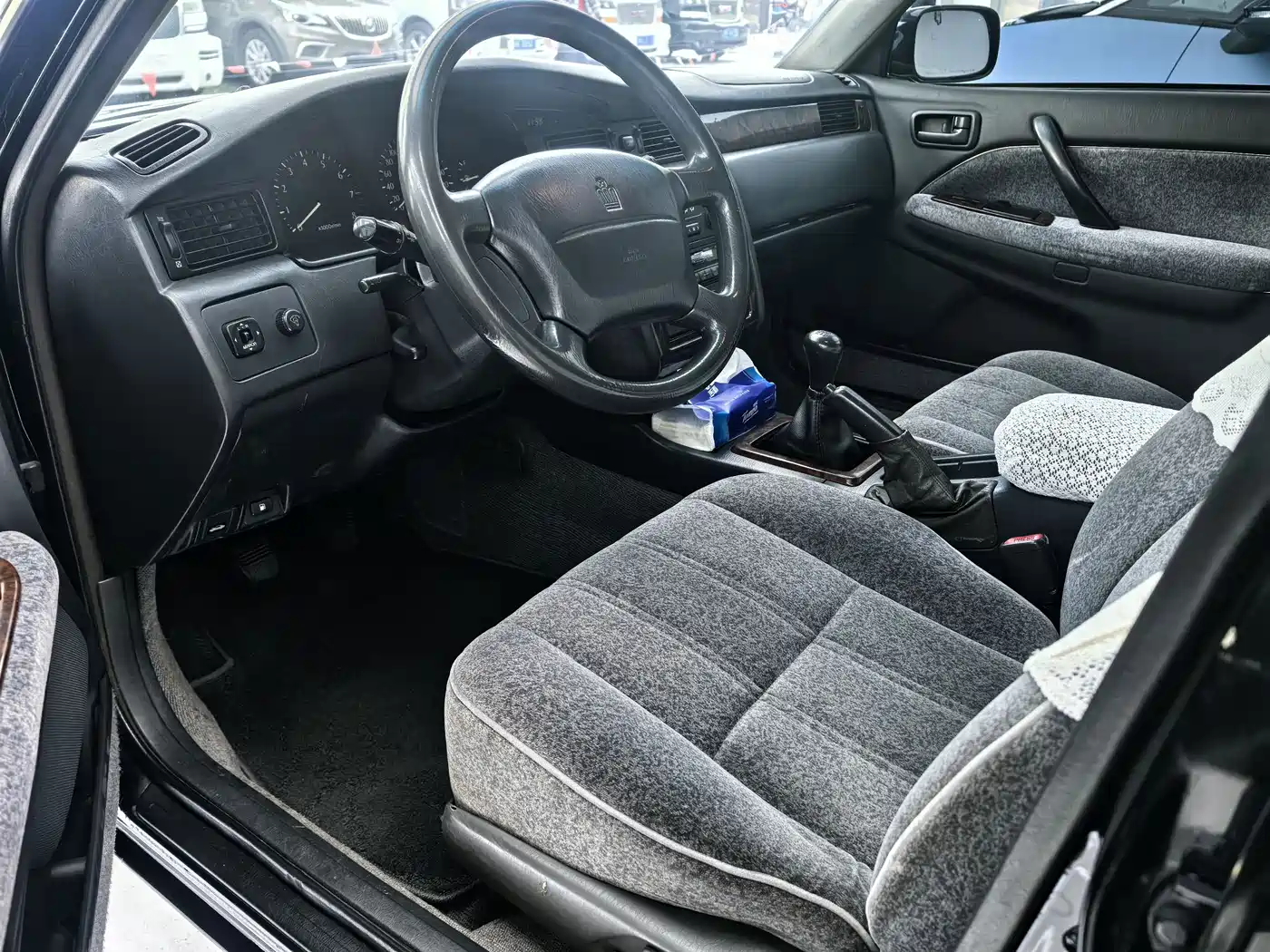 Toyota Crown фото 8