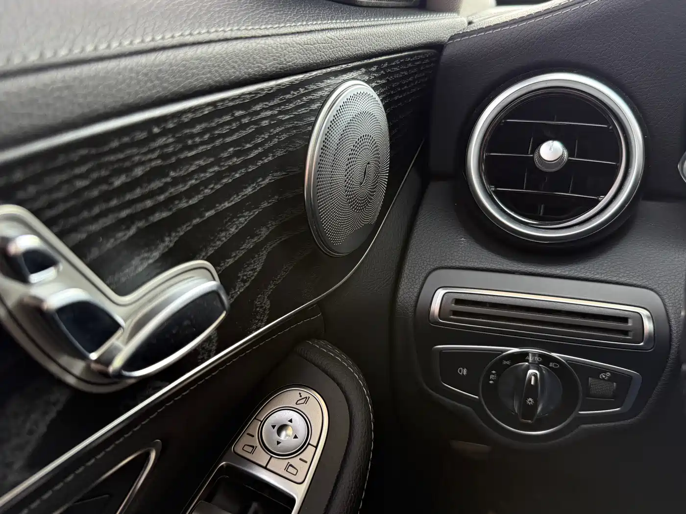 Mercedes-Benz C-Class 2015 Facelift C 180 L Sport фото 16