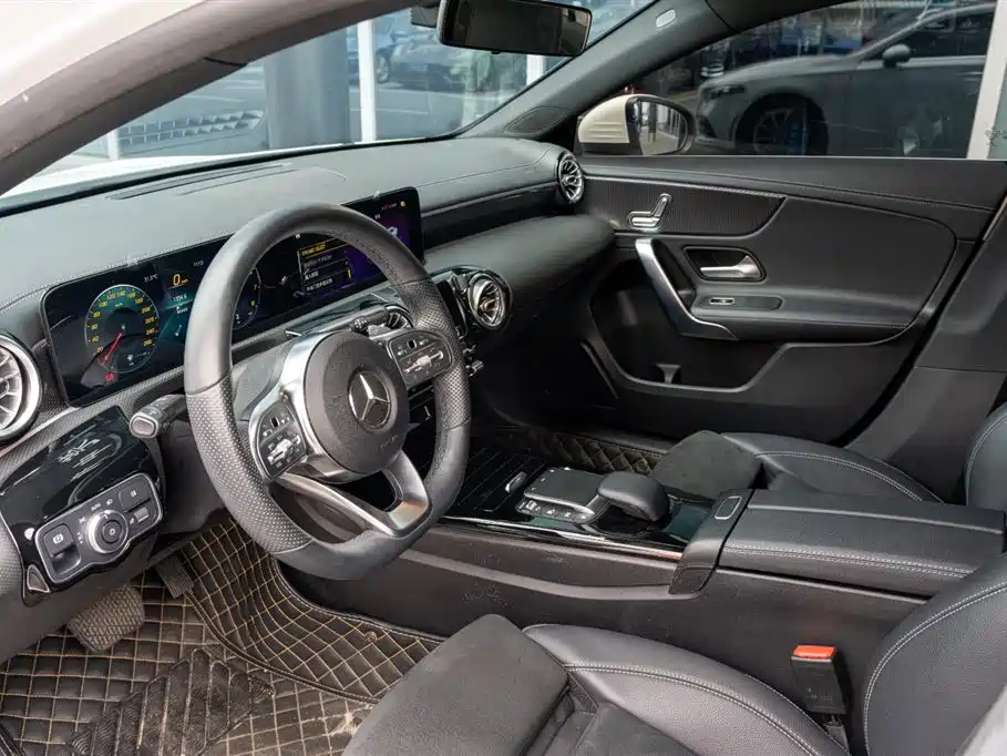 Mercedes-Benz A-Class 2021 A 200 L Sport Sedan Fashion Edition фото 12