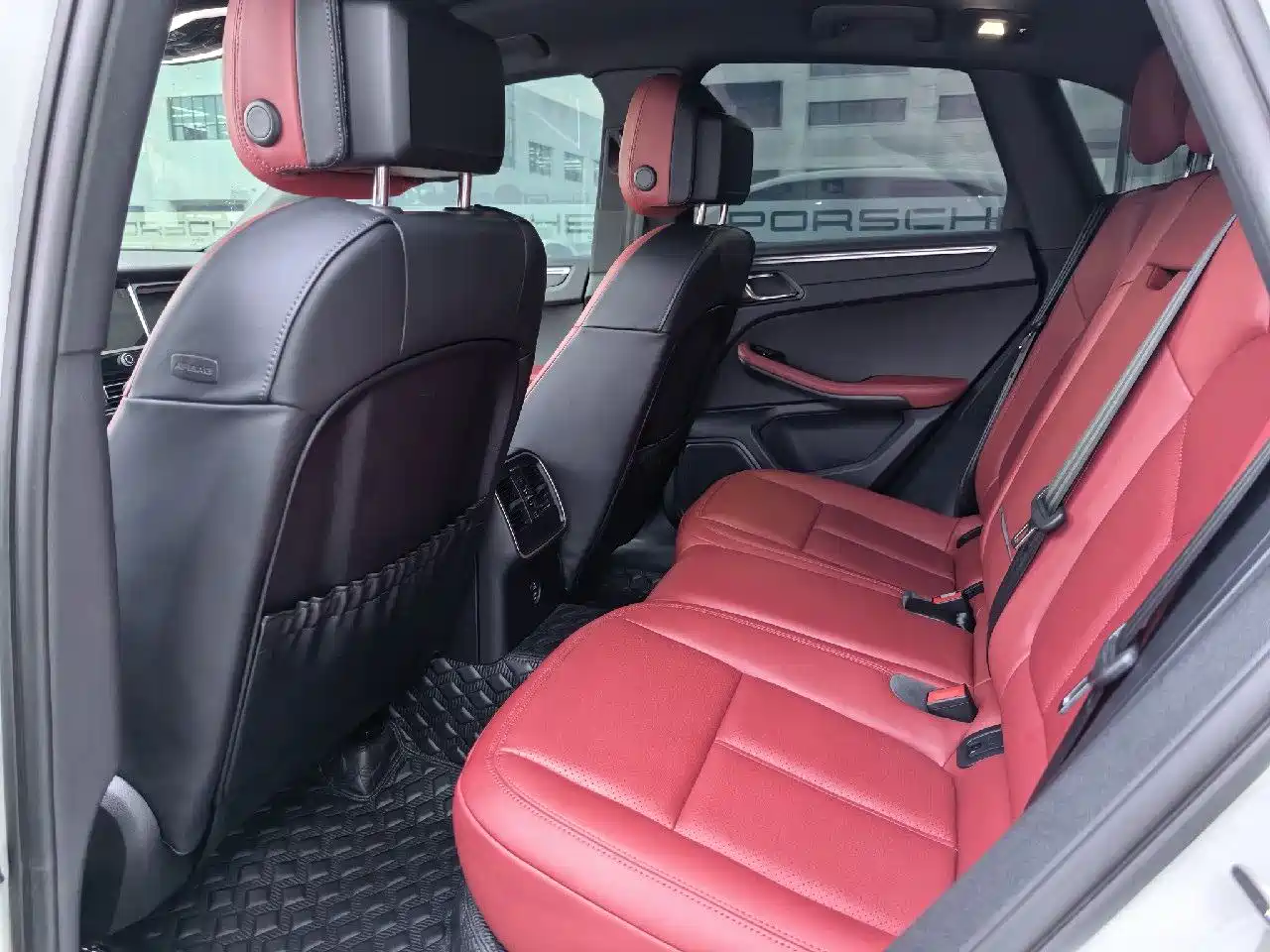 Porsche Macan 2024 Macan 2.0T фото 22