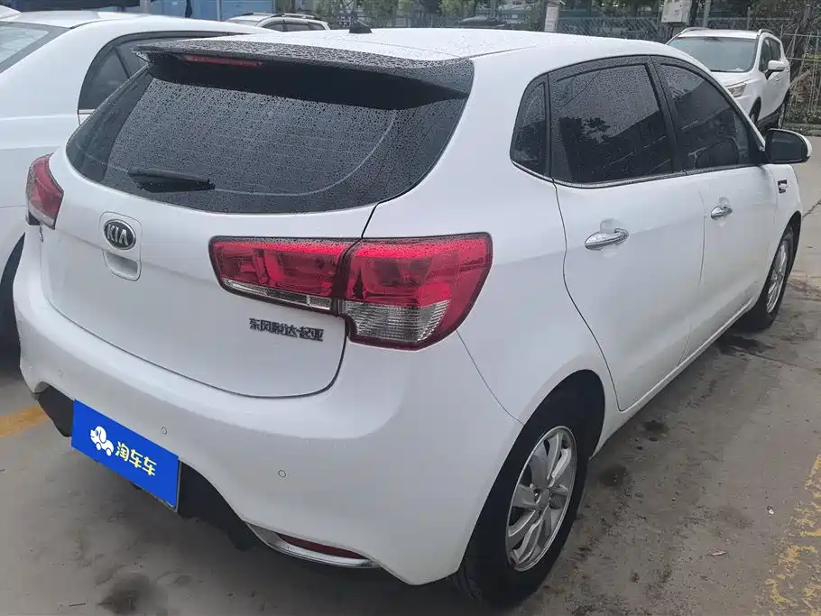 Kia K2 2015 Hatchback 1.4L AT GLS фото 3