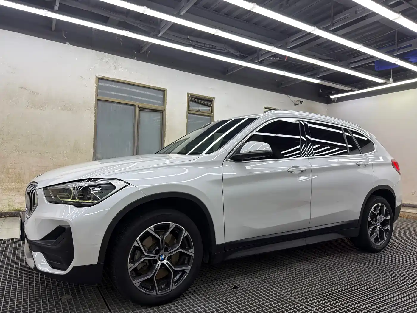 BMW X1 2022 sDrive25Li Leading фото 2