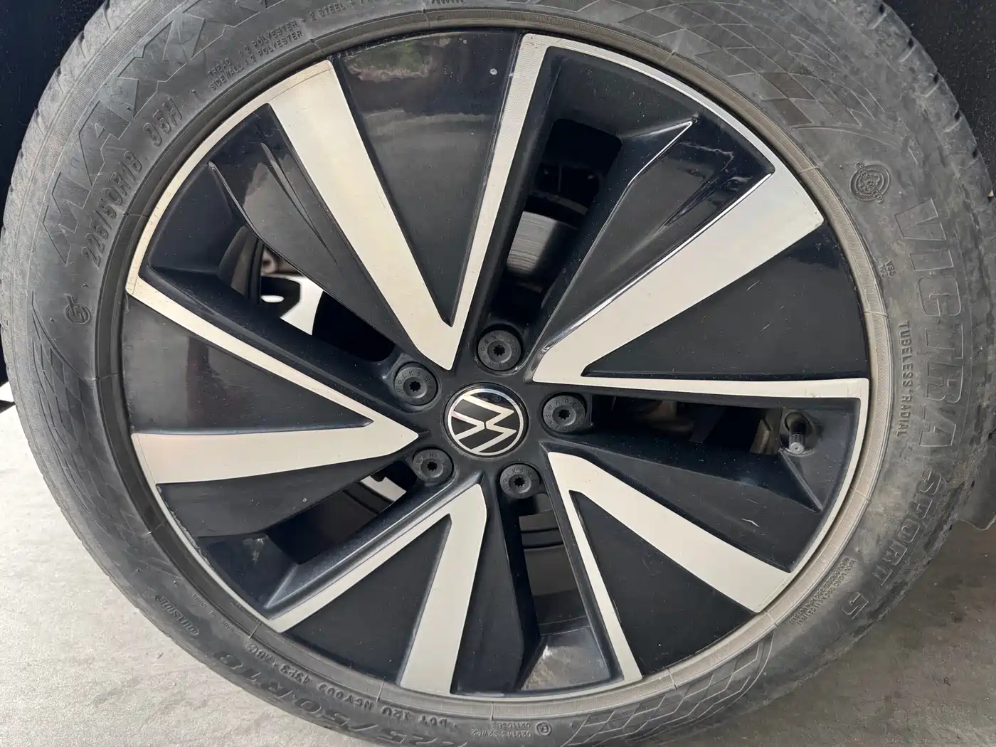 Volkswagen Tharu 2023 300TSI 2WD Moon Premium Edition фото 19