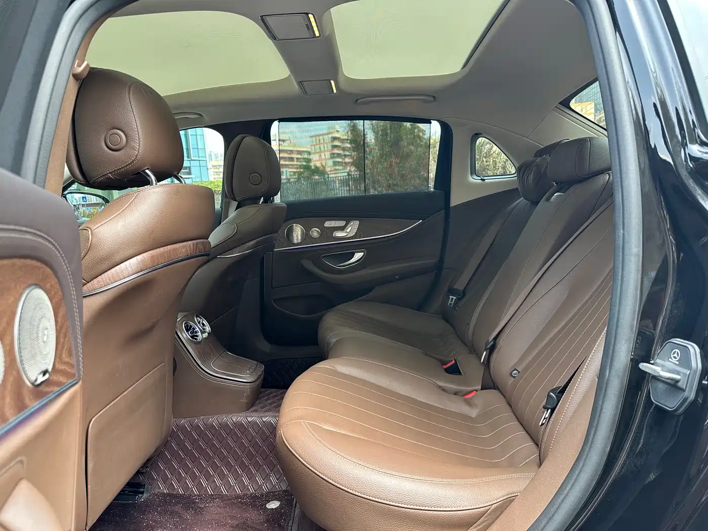 MERCEDES-BENZ E CLASS