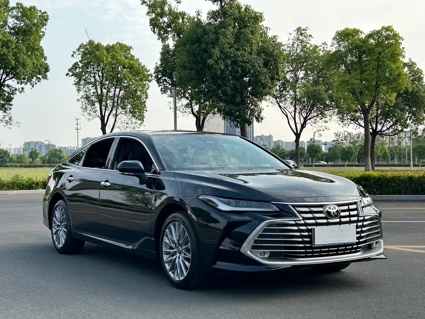 Toyota Avalon 2024 Hybrid 2.0L Luxury Edition фото 2