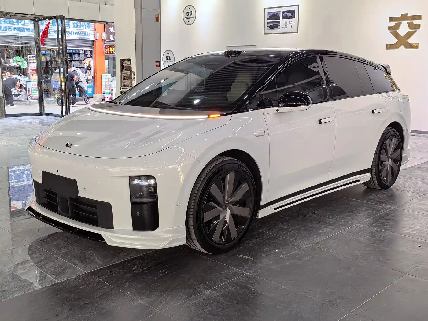 Li Auto Li Auto i6 2025 4WD Base Model