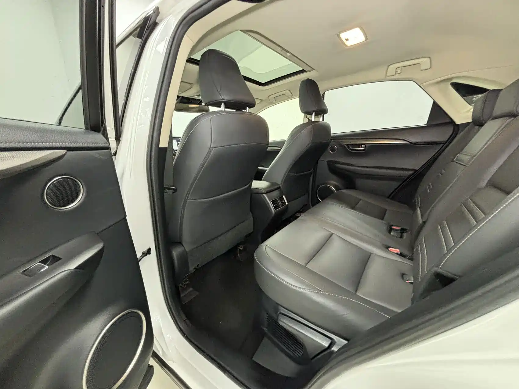 Фото 9 - Lexus NX