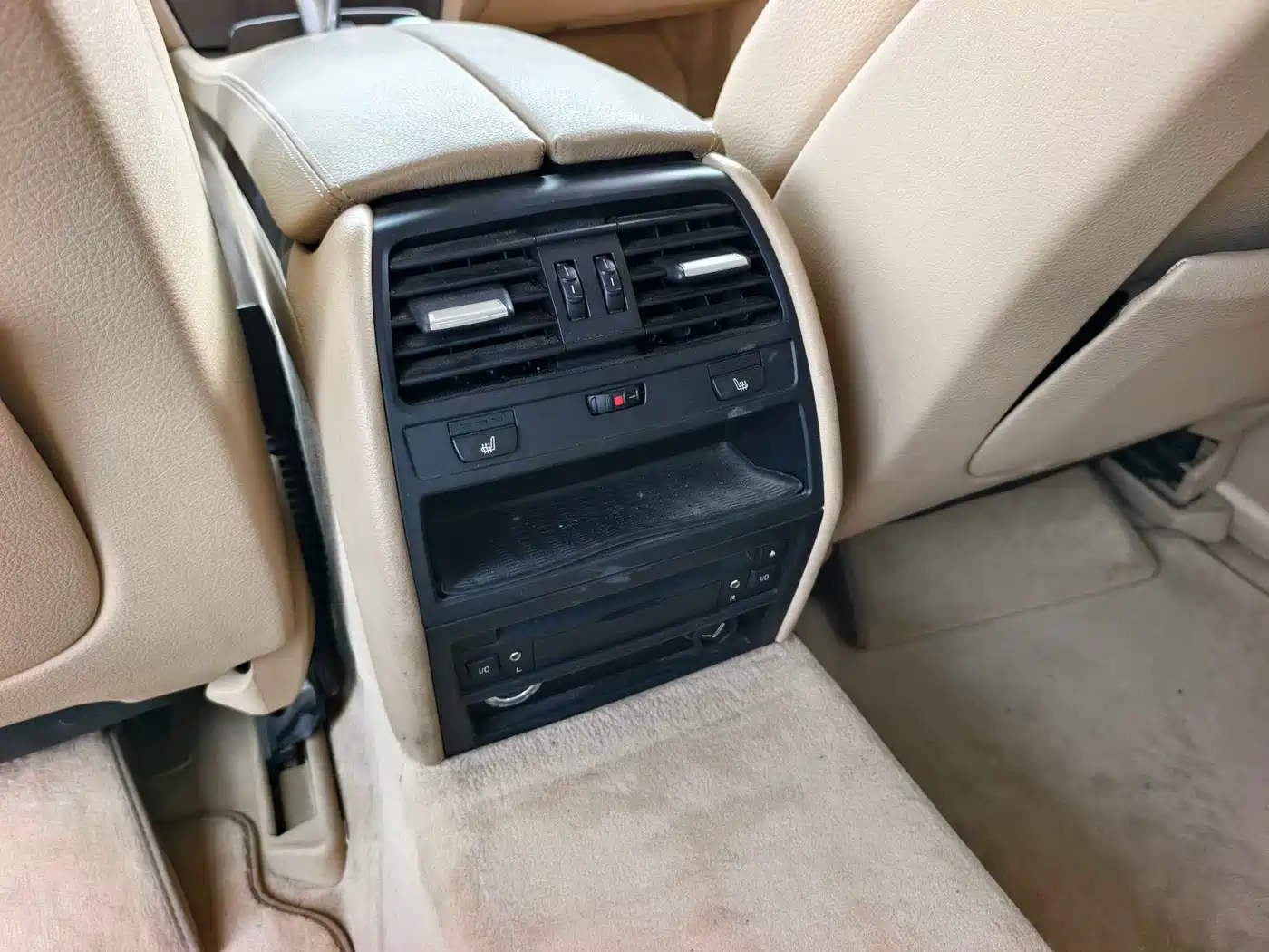 BMW 7 Series 2009 730Li Leading фото 12
