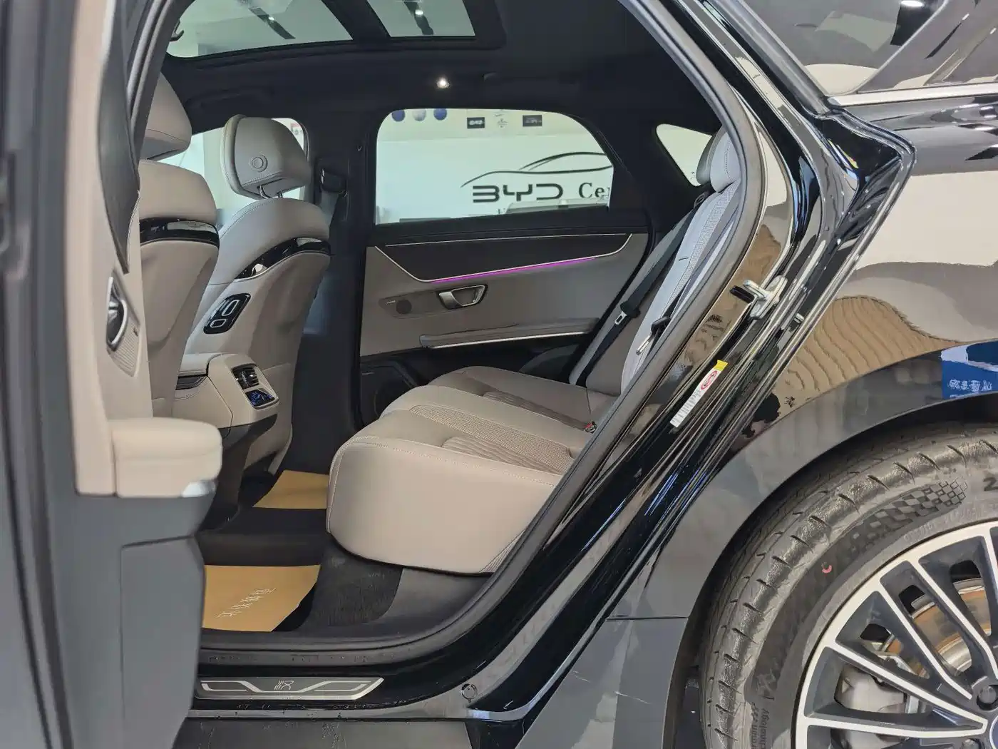 BYD Han 2025 2025 DM-i Smart Driving Edition 125KM LiDAR Flagship