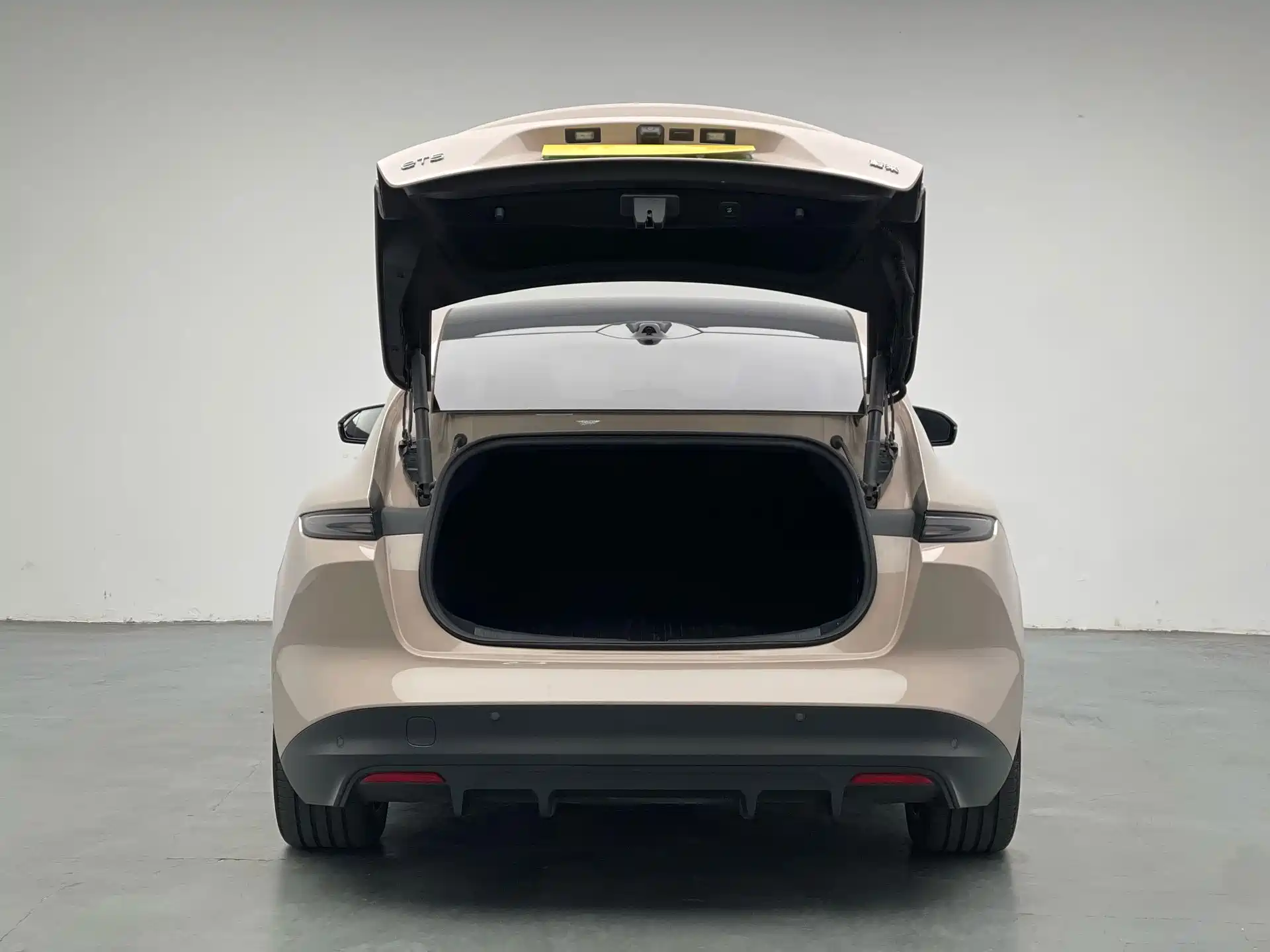 Фото 6 - NIO ET5