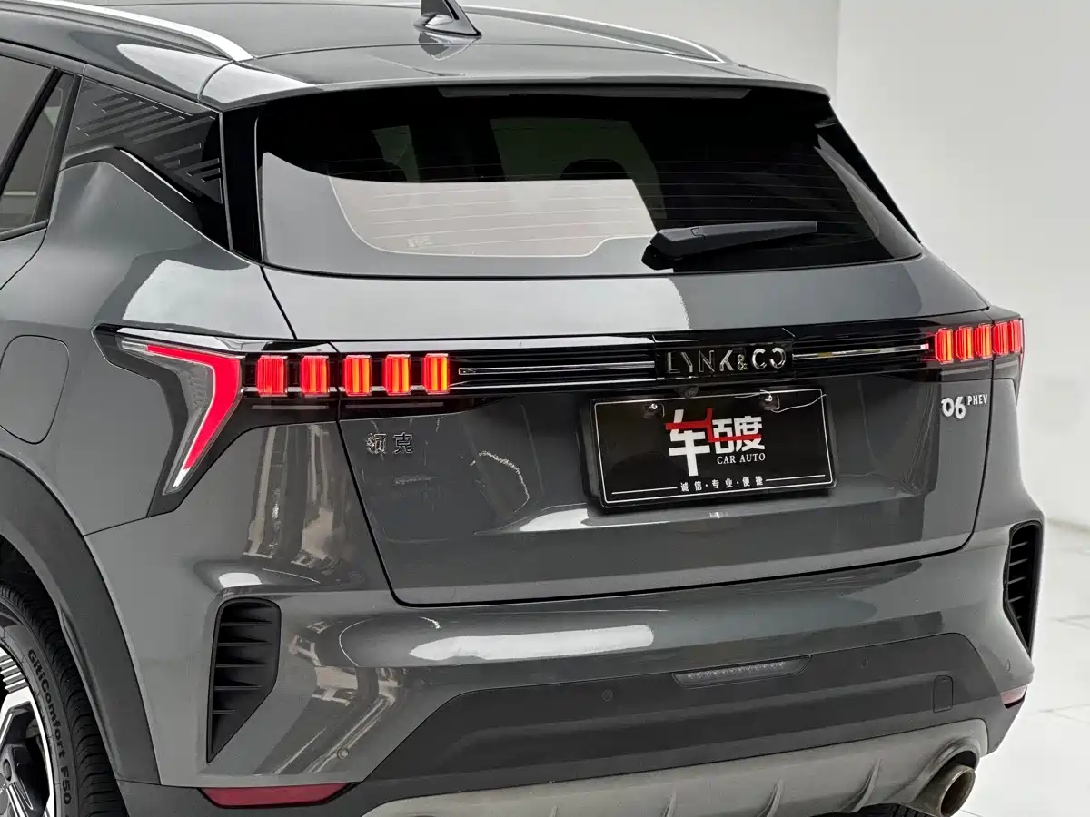 Lynk & Co 06 EM-P 2022 PHEV 84KM Range Pro фото 12