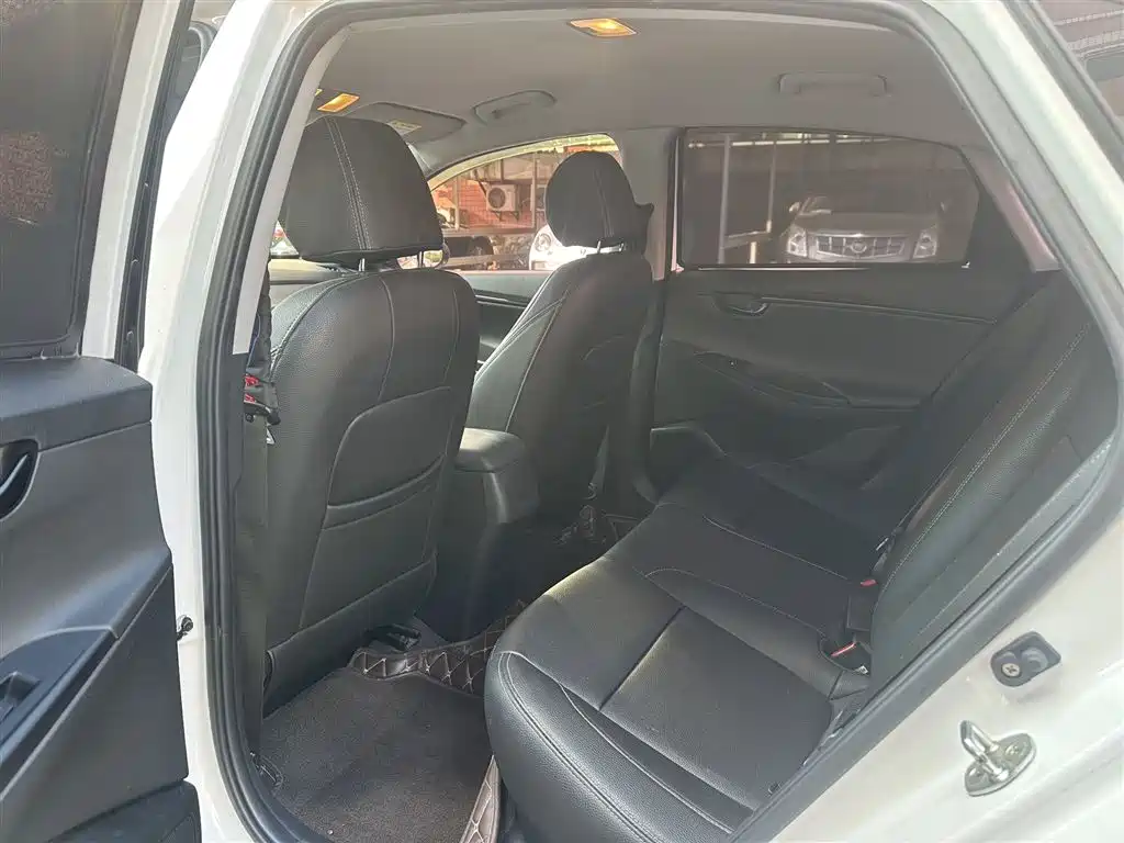 Hyundai Elantra 2020 1.6L Auto GL Pleasing Edition фото 6