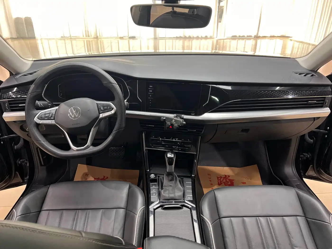 Volkswagen Passat 2022 330TSI Elite Edition фото 13