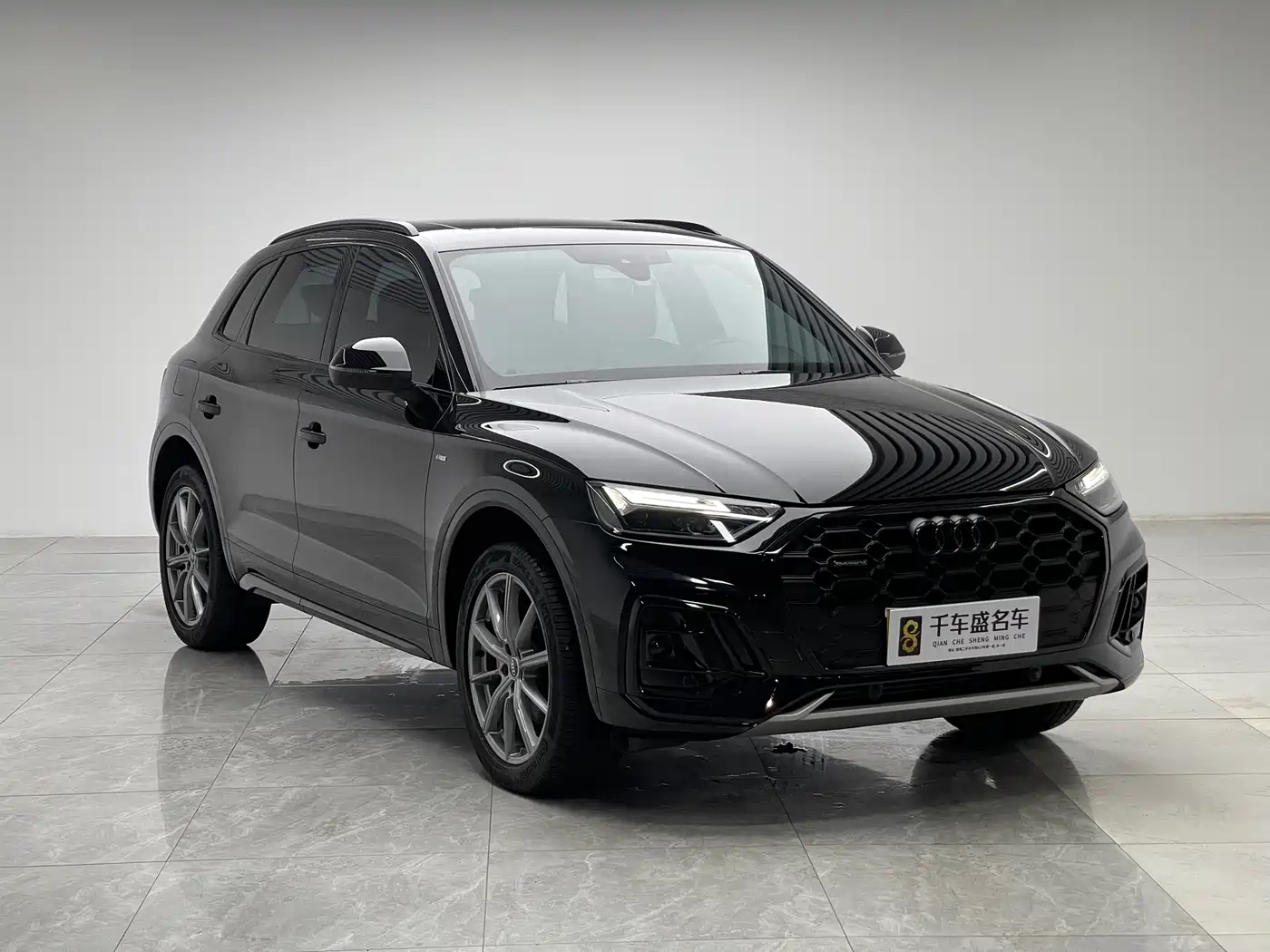 Audi Q5L 2024 Model 40 TFSI Luxury Dynamic фото 3