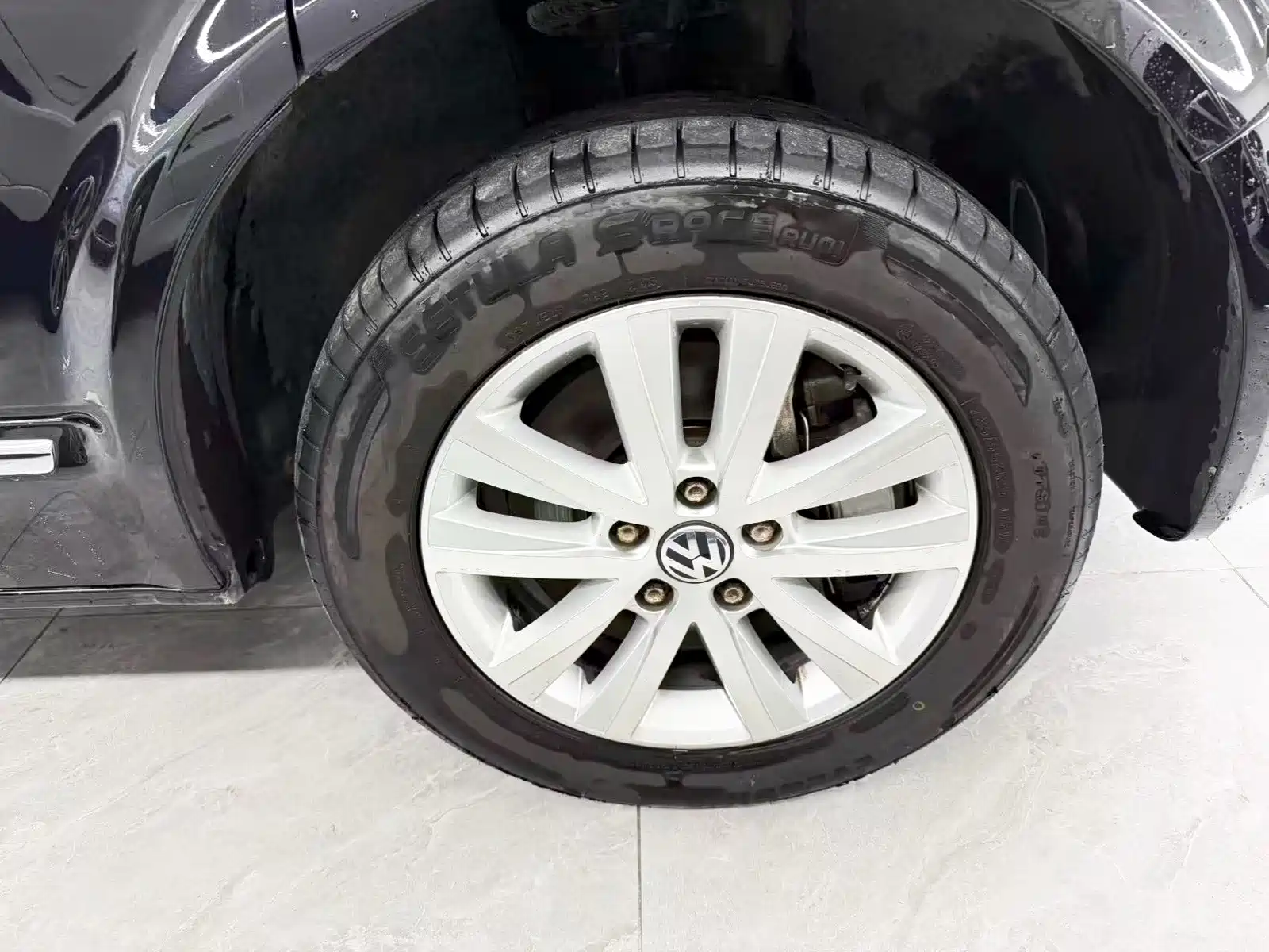 Фото 24 - Volkswagen Multivan