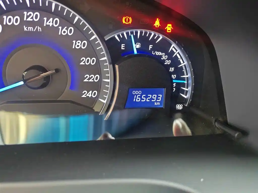 Toyota Camry 2016 2.0G 10th Anniversary Leading Edition фото 5