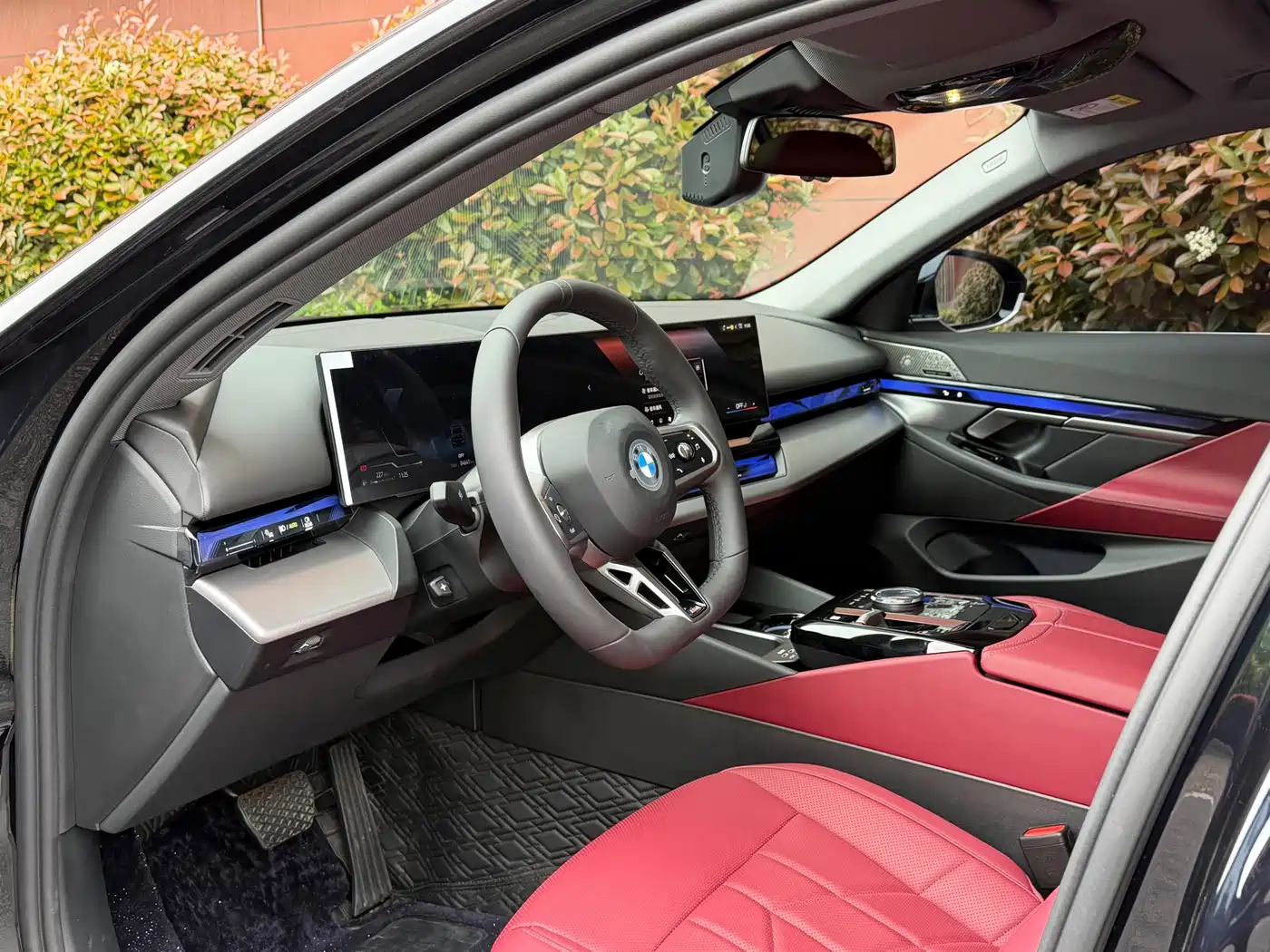 BMW 5 Series 2024 525Li M Sport Package фото 11