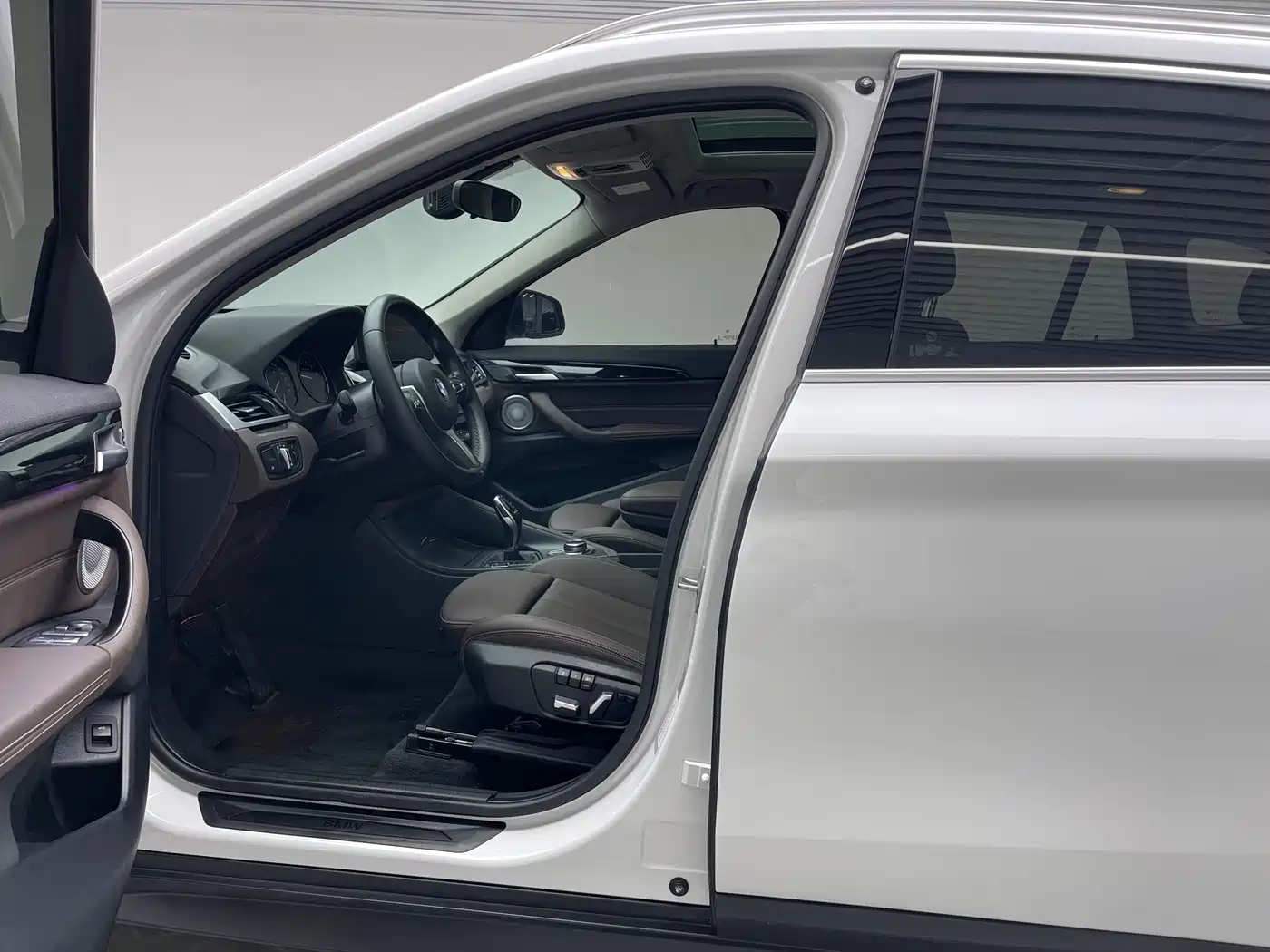 BMW X1 2022 sDrive25Li Leading фото 16