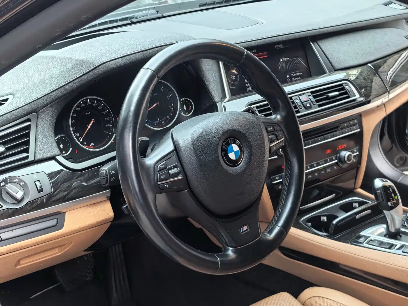 Photo 5 - BMW 7 Series