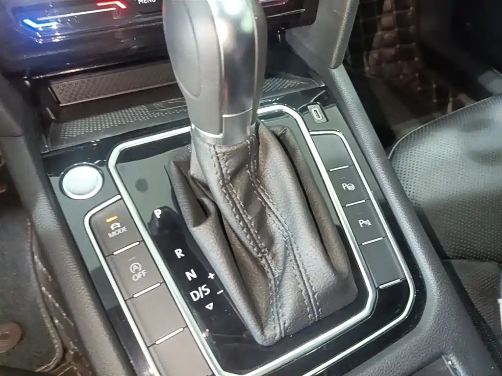 Volkswagen FAW-Volkswagen CC 2024 380TSI Eye-catching Edition фото 21