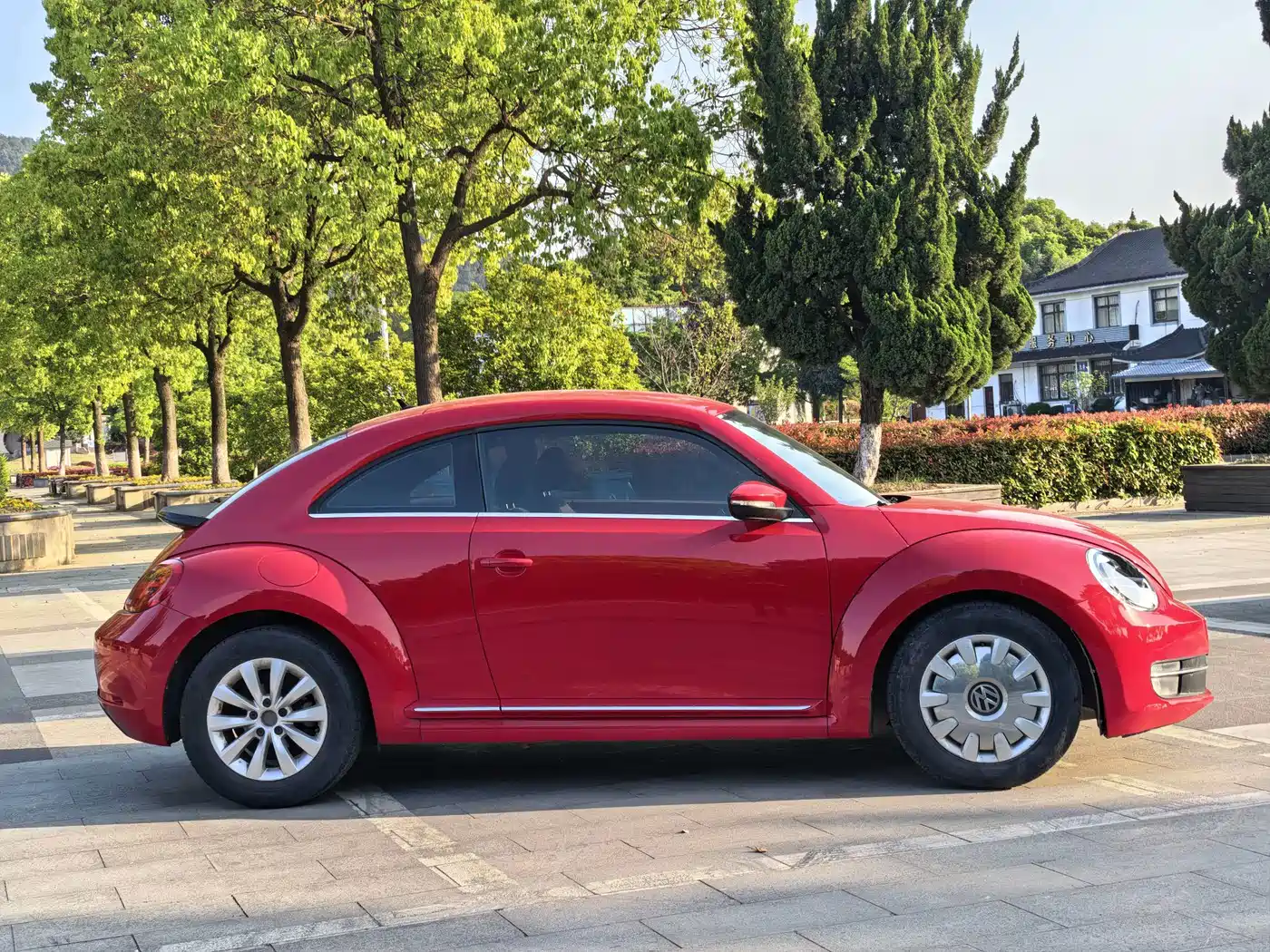 Volkswagen Beetle 2016 Model 180TSI Club Edition фото 4