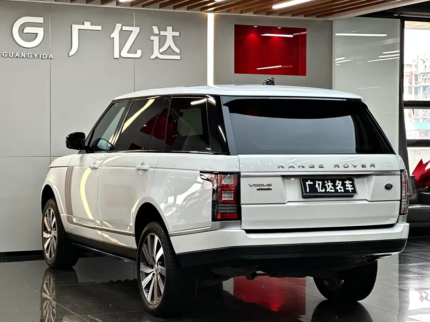 Land Rover Range Rover 2017 3.0 SC V6 Vogue LWB (Long Wheelbase) фото 21