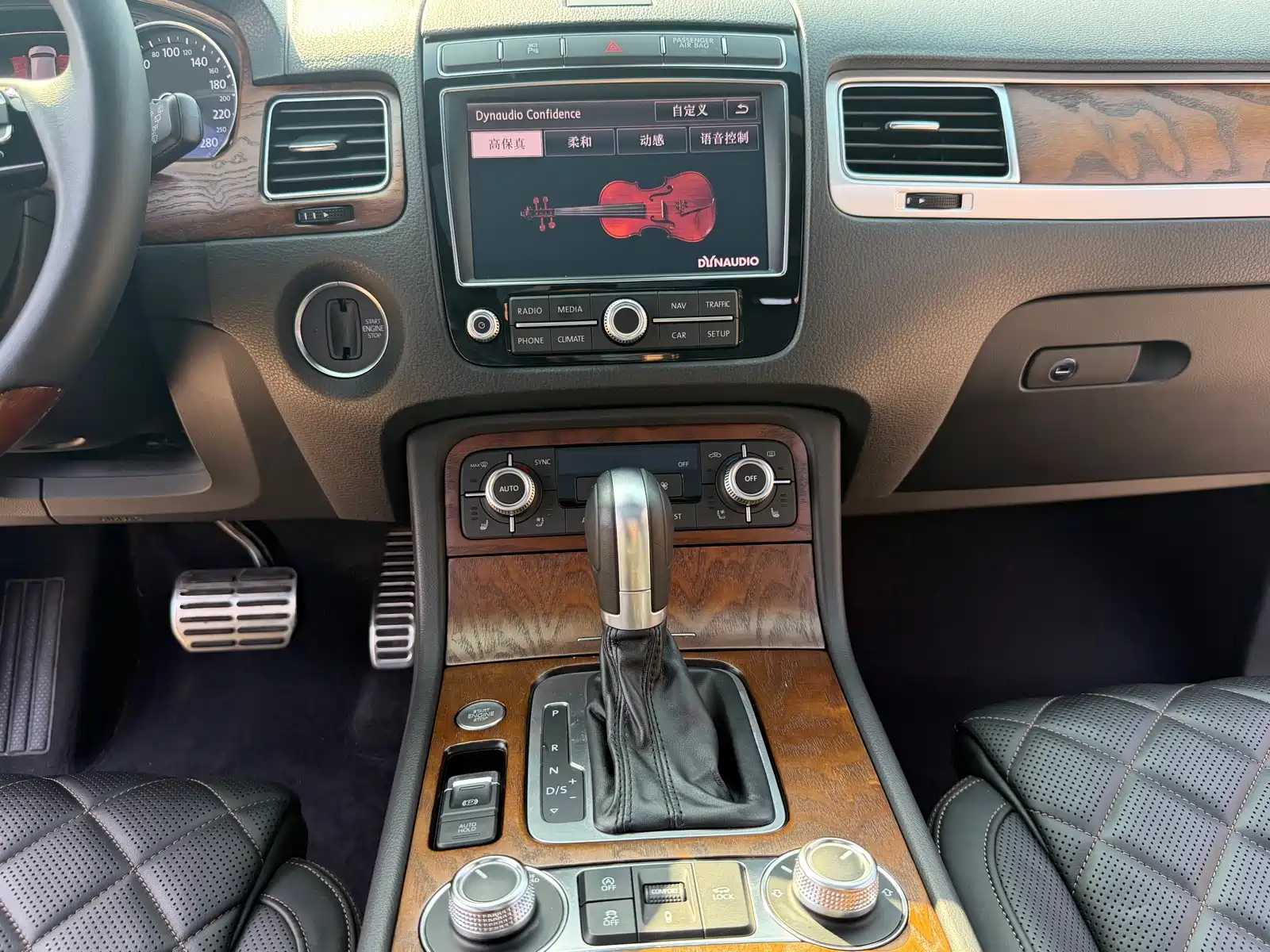 Фото 23 - Volkswagen Touareg
