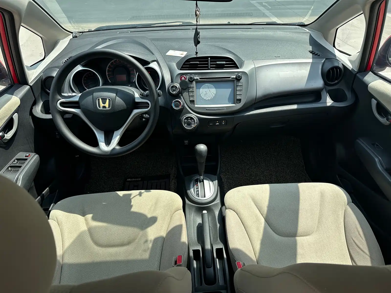 Фото 8 - Honda Fit