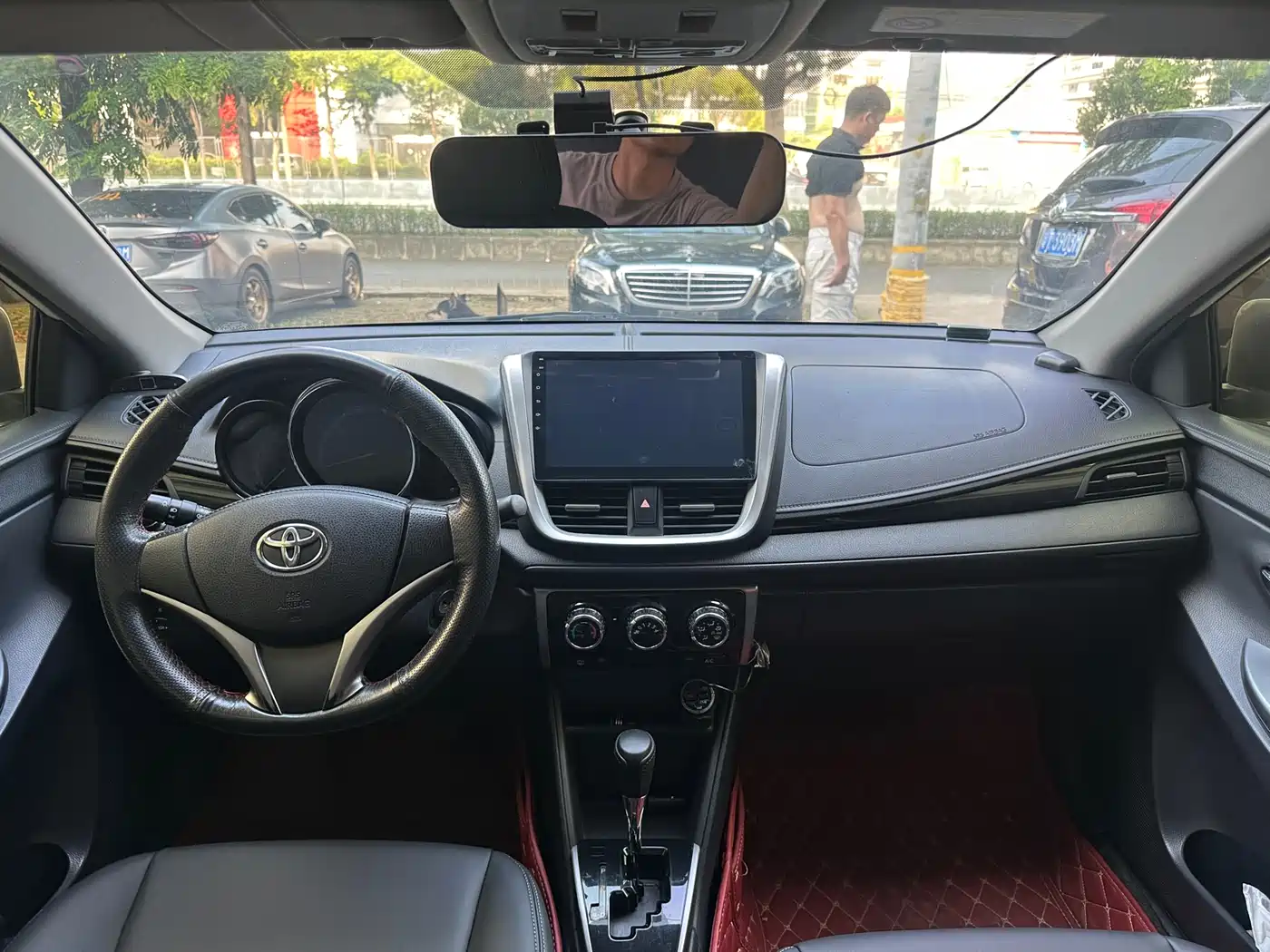 Toyota YARiS L Zhi Xiang 2017 1.5G CVT Dynamic Sunroof Edition фото 8