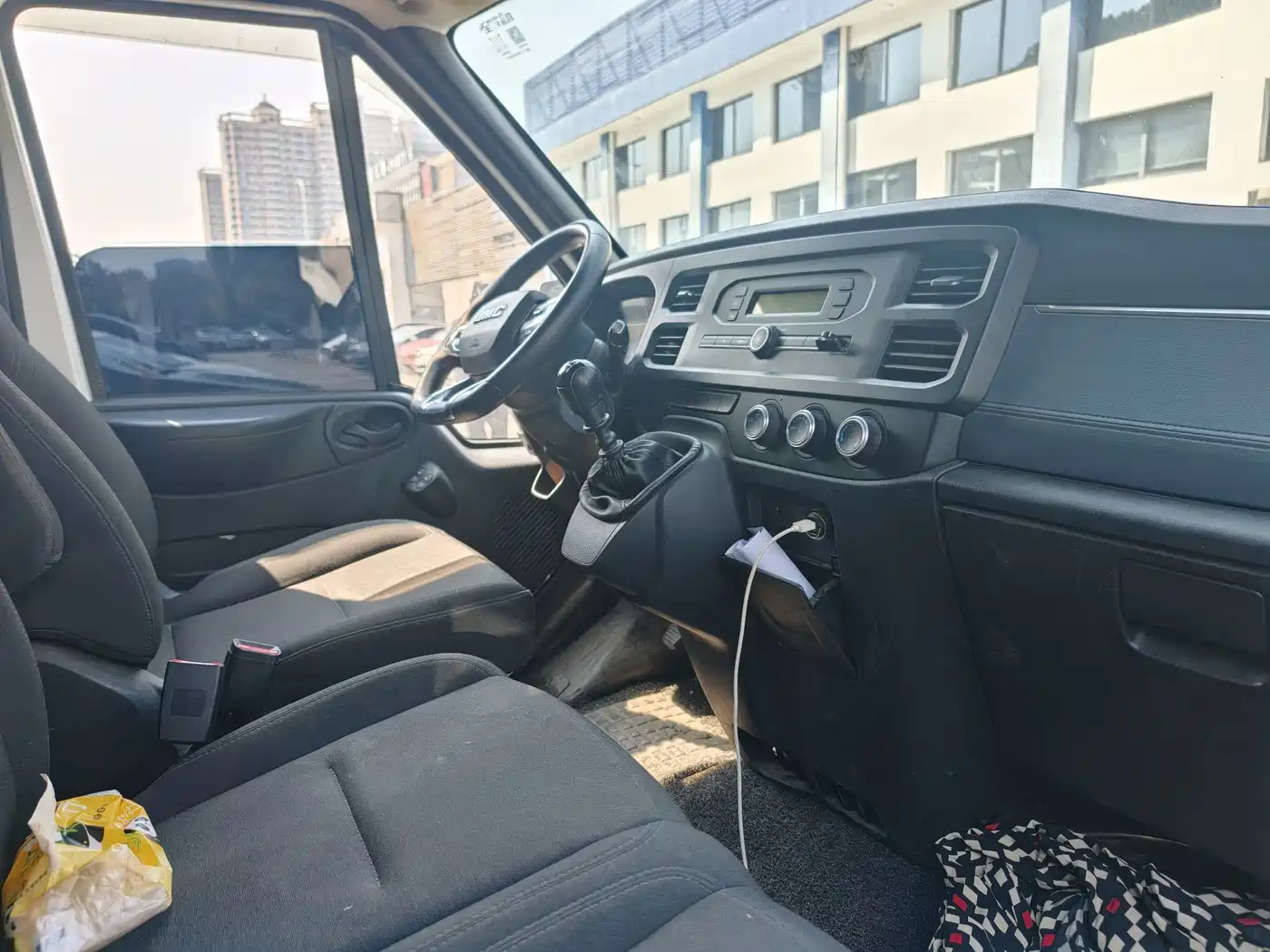 Jiangling JMC Fushun 2024 2023 2.0T Manual Short Wheelbase Medium Roof Business Version 7-Seater (Non-Operational)