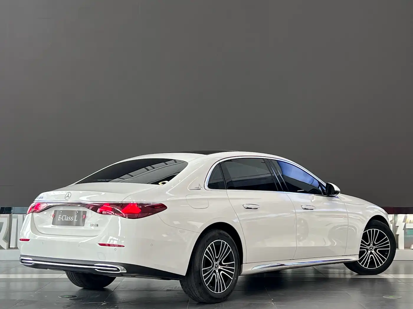 Mercedes-Benz E-Class 2024 Model E 260 L фото 11