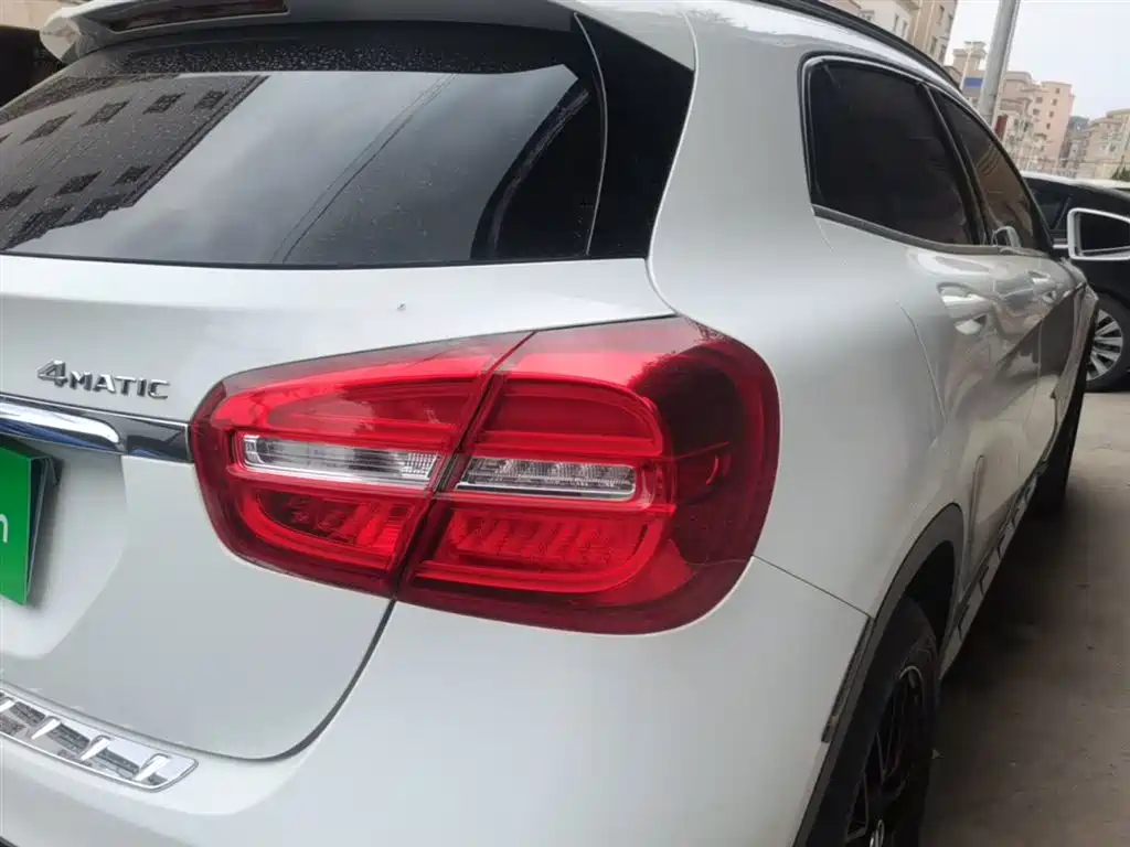 Mercedes-Benz GLA 2016 GLA 220 4MATIC Fashion фото 8