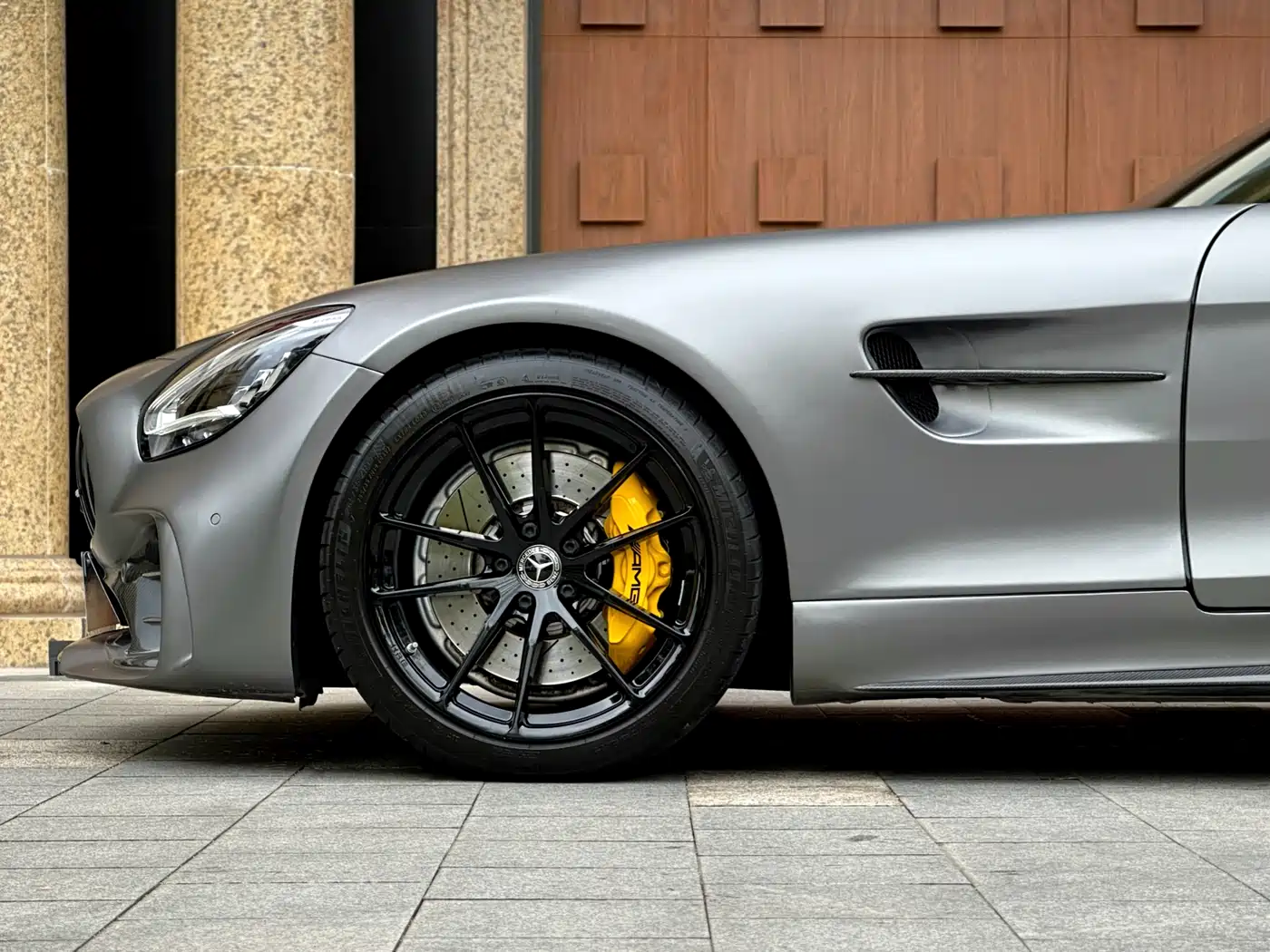 MERCEDES-BENZ AMG GT