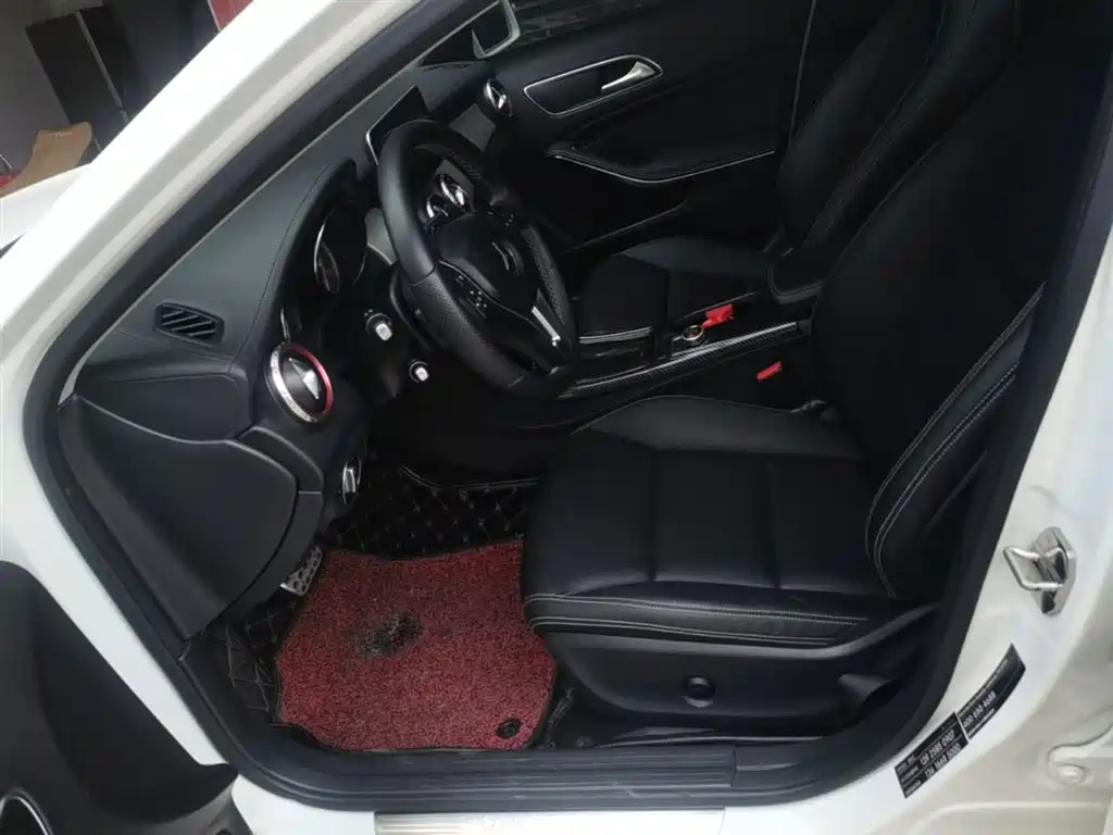 Mercedes-Benz GLA 2016 GLA 220 4MATIC Fashion фото 15
