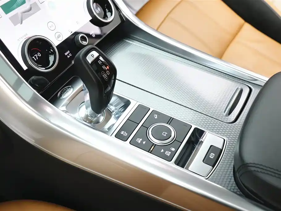 Land Rover Range Rover Sport 2021 3.0 L6 Gloss Black Edition фото 15
