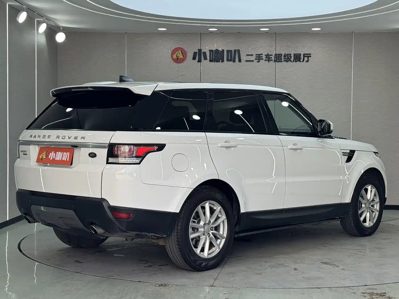 Land Rover Range Rover Sport 2017 3.0 SC V6 SE фото 3